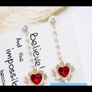 ●New elegant red faux rhinestones love heart